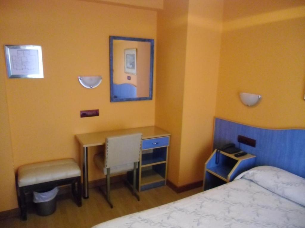 Hostal Don Suero Леон Номер фото