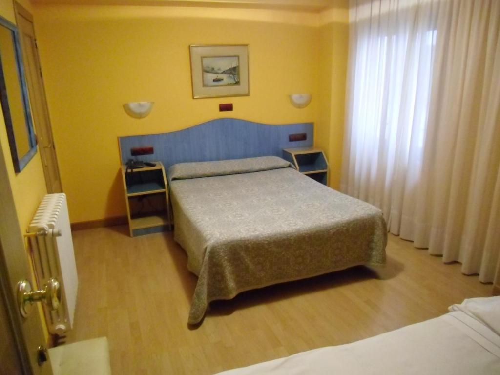 Hostal Don Suero Леон Экстерьер фото