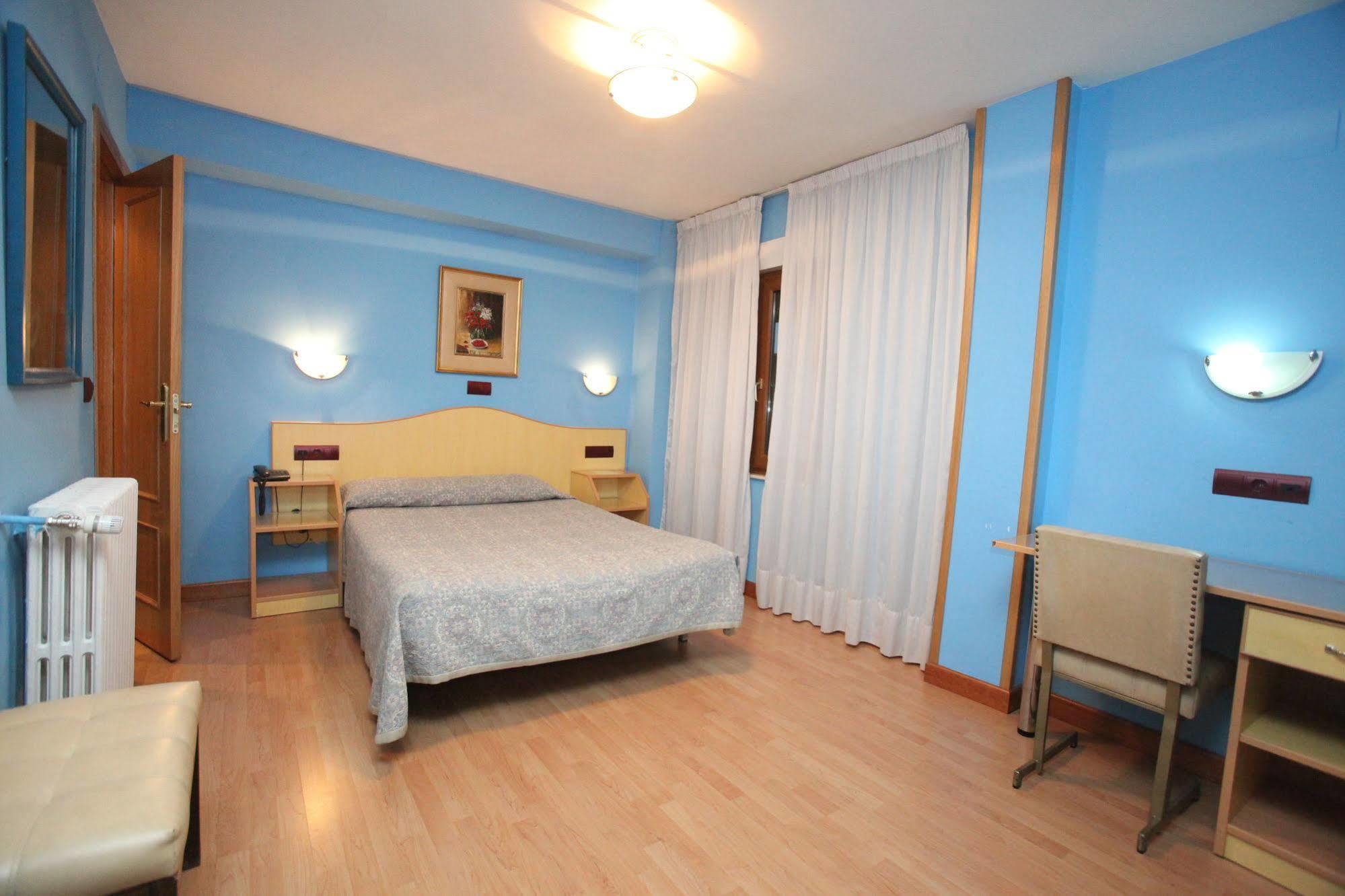 Hostal Don Suero Леон Экстерьер фото